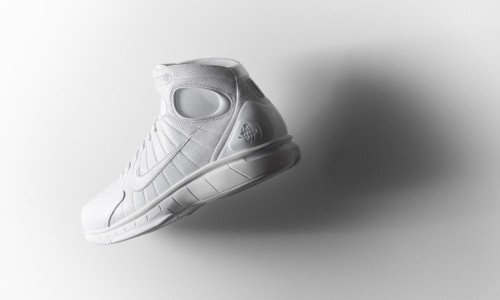 13 年履程纪念，Nike ”Fade To Black“ 科比生涯纪念套装发布