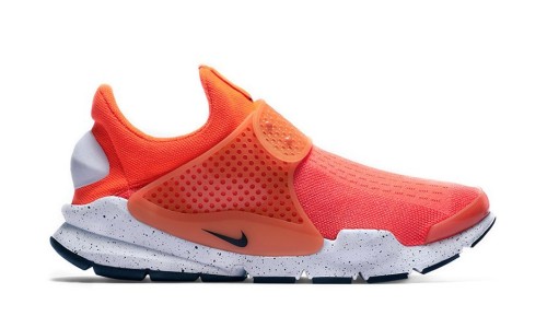 Nike Sock Dart 推出温暖新配色 “Total Crimson”
