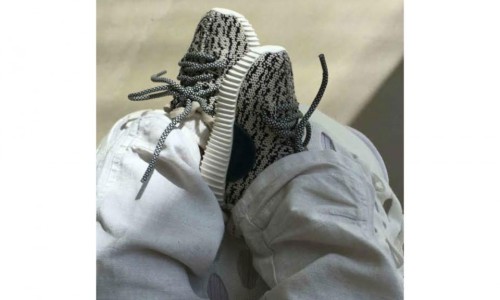 宝宝也要穿，Kim Kardashian 宣布婴儿版 Yeezy 发布日期