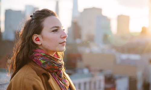 人类交流迈出全新一步，即时翻译耳机释出！