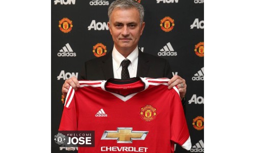 梦想成真，曼联官方宣布新帅穆里尼奥加盟