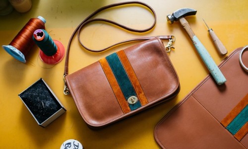 COACH 75 周年纪念限定包款登场