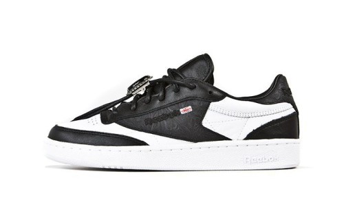 天生一对，Extra Butter x Reebok Classics 联名 “Prom” 系列