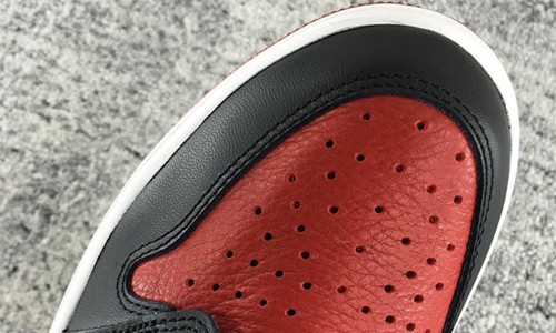 就算新的黑红 Air Jordan I 变成 “荔枝皮” 了，你也还是想要