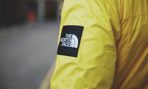 谁说穿户外品牌就代表过时了？