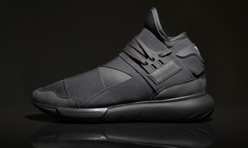 Y-3 Qasa High 全新配色设计 “Vista Grey” 释出