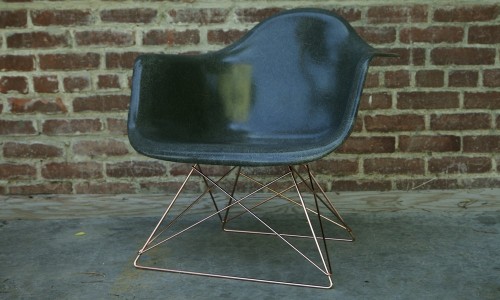 STUSSY Livin’GENERAL STORE x Modernica 复刻贝壳椅