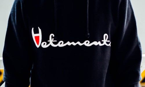 为什么这是 Vetements 18 个联名中，最没下限的一个