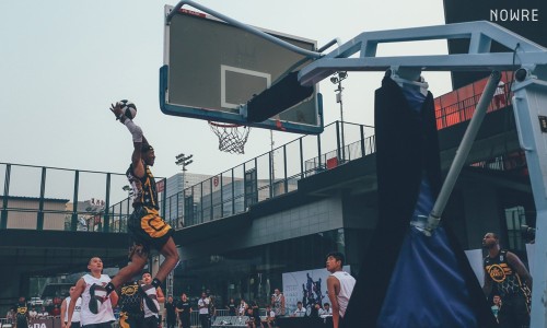 Hot Sauce 所在最强街球队 Court Kingz 来北京打巡回赛了，暴扣比投篮还多