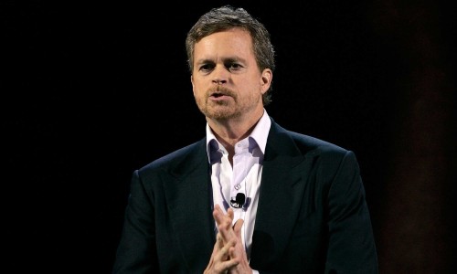 你猜 Nike CEO Mark Parker 这个财年赚了多少钱？
