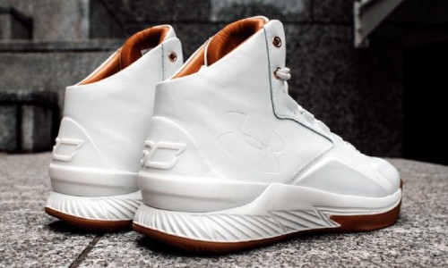 Under Armour 全新 Curry Lux 打造“场外”休闲生活