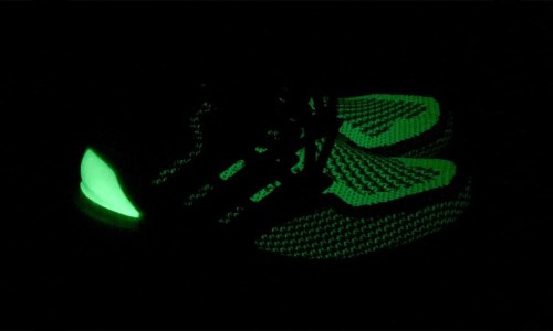 夜光 Ultra Boost 全角度形象公开
