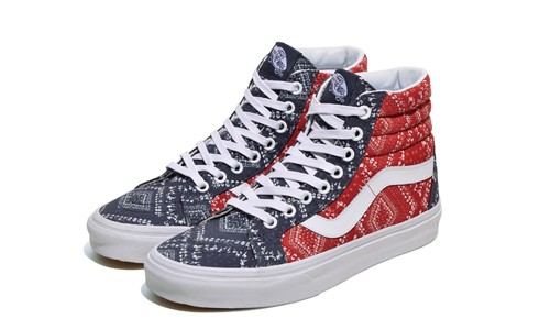 Vans 推出三款以 “腰果花” 为设计的鞋子 