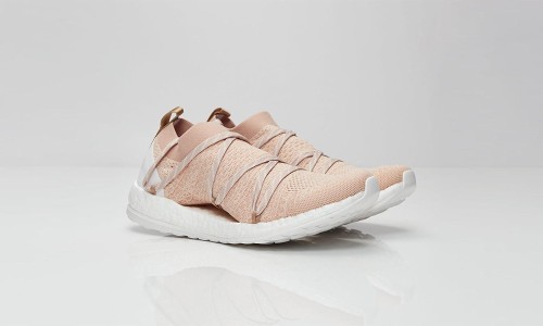 adidas by Stella McCartney 释出两双新配色 Pure Boost X