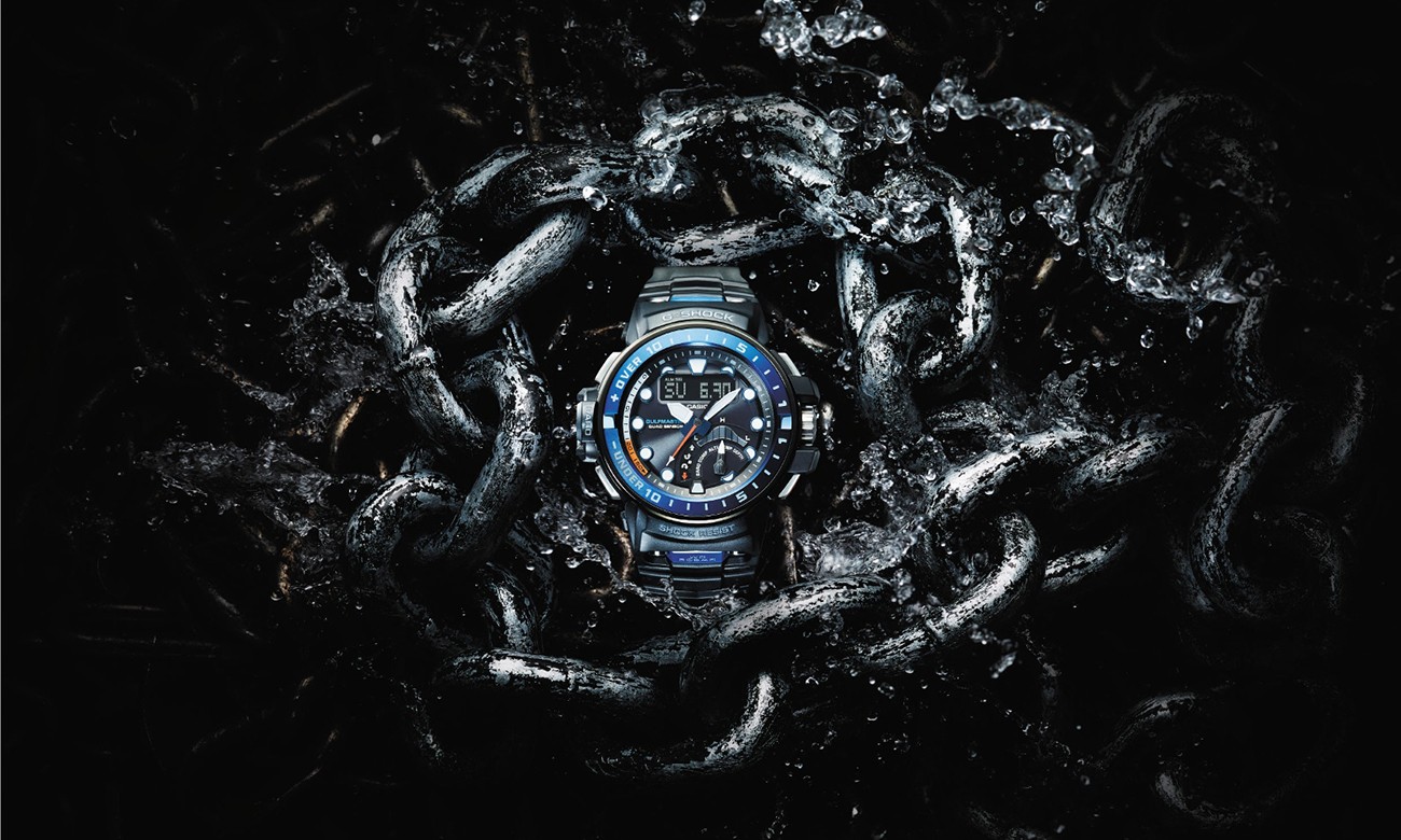 水深传感器和蓝宝石显示屏，这在 G-Shock 中都是第一次出现