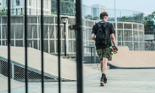 COMBACK “SEEFULL” 背包系列为夏天 “做减法”