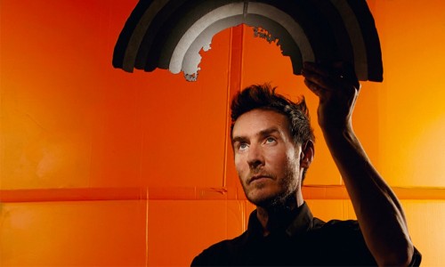 很遗憾，涂鸦大师 banksy 的真实身份并不是 Massive Attack