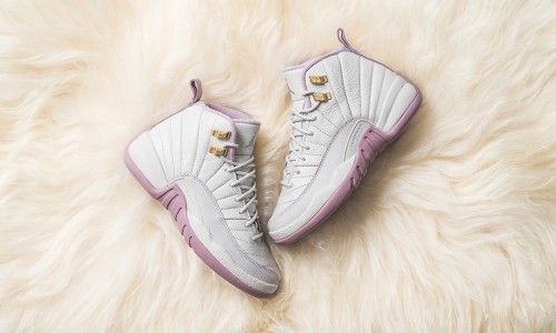 紫粉加金扣，这双 Air Jordan XII Retro “Plum Fog” 女生独占配色颜值很高