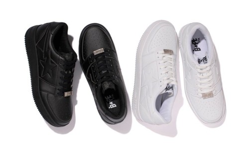 A BATHING APE® 带回 BAPESTA 经典黑白配色