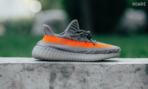 半年前只能看到侃爷驾驭的 Yeezy Boost 350 V2，明天就属于你了