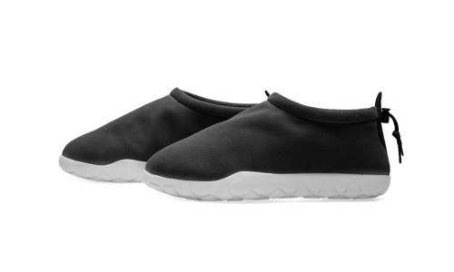 Nike 推出 Air Moc 黑白配色设计