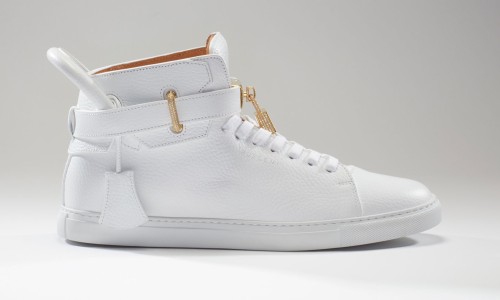 Buscemi 推出的这双钻石鞋要价高达 $13.2 万美元