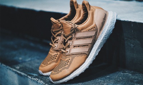 一双有可能被你错认成 Hender Scheme 的定制版 Ultra Boost