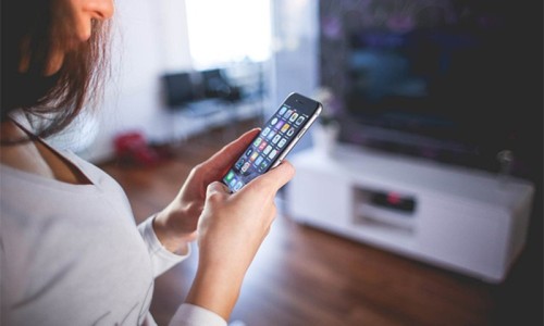 苹果公司在中国申请双卡双待专利，iPhone 8 将跳过 7S 版本于明年面世