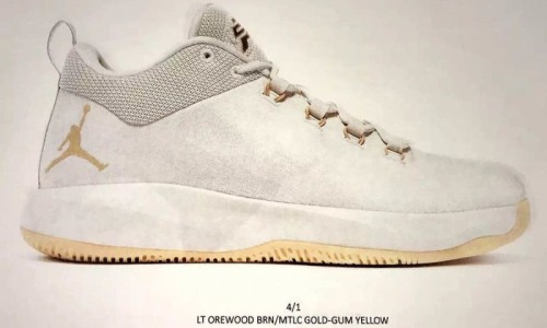 赛季还未开打，保罗的 CP3.X AE 季后赛战靴已经曝光