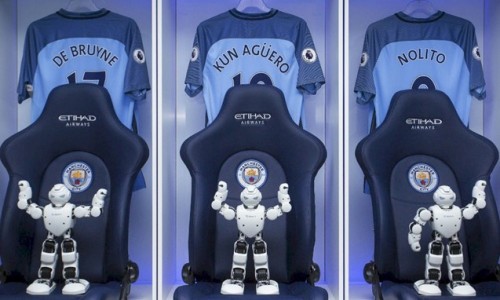 今后看曼城足球队的比赛，还有智能机器人啦啦队助兴了