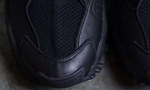 原来用了 Primeknit 的 SeeULater，不只白山合作款一双