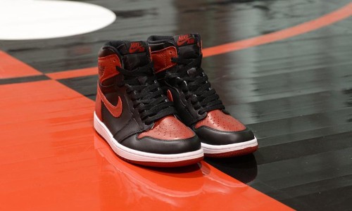 今天是 Air Jordan I Banned 的生日：它补货了，然后还出了个超级限量版