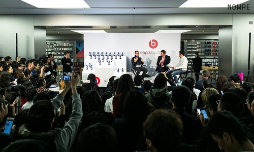 Apple Store 昨晚提前闭店，因为菲尔普斯带来了 28 枚 “奖牌”