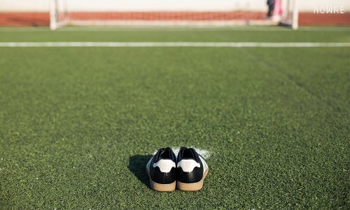 adidas Originals 用一双鞋来致敬博比·查尔顿爵士