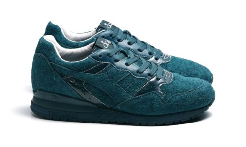 DIADORA 携手 FACETASM 带来全新联乘鞋款