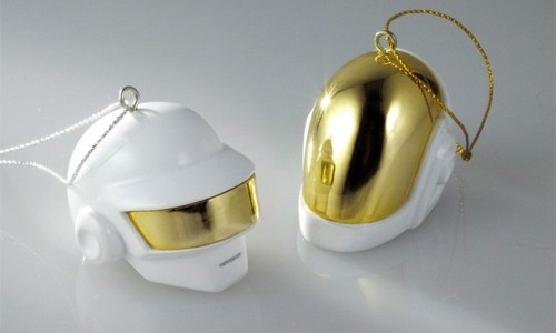 圣诞节快到了，还不来几款 Daft Punk 推出的主题配件小物