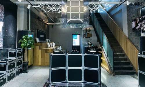 adidas Originals NMD_R2 于 DOE 店铺限量登场