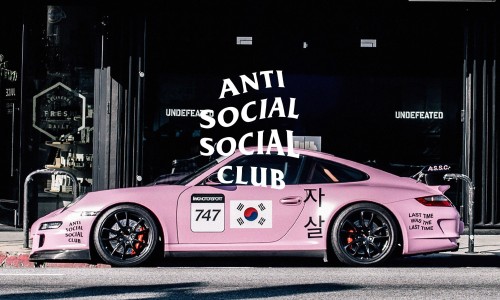 为什么 ASSC 毫无新意的设计能被哄抢一整年？