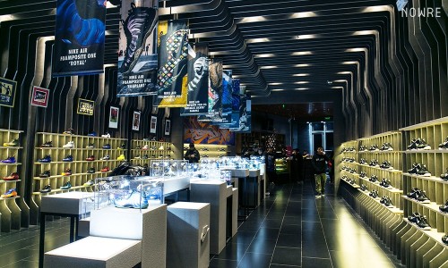 热血球鞋魂，Foamposite 特展开幕