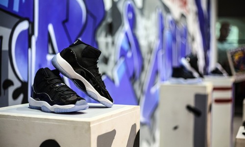 这个“大灌篮”的发售活动现场，不仅仅有球鞋