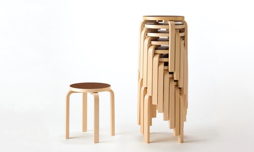 MUJI 携手 Artek 打造联名款 Stool E60 圆椅