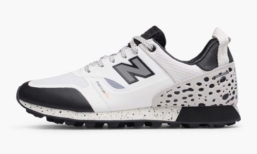 虽然不明显，但这个系列的确是 UNDEFEATED 与 New Balance 的联名设计