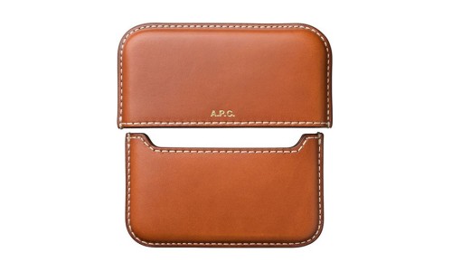 将简约贯彻到底，A.P.C. 带来 2017 春夏皮革配件系列