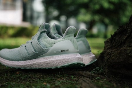 NAKED x adidas Ultra Boost 近赏：近期最 “清新” 的一双鞋