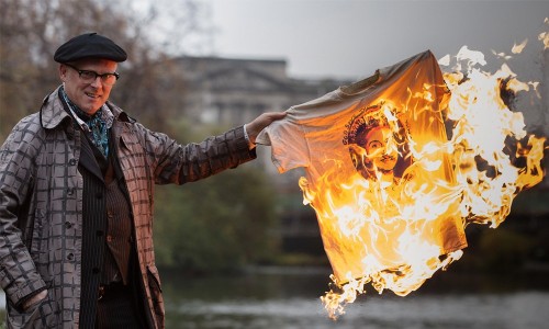 怎么看“抄袭”？老外不但骂得比你狠，还用火焚烧...