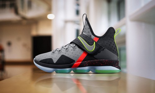 皇帝的新靴，Nike LEBRON 14 首次登场