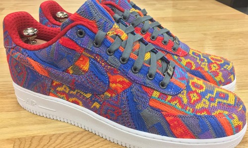 詹皇的圣诞礼物，就是那双真正用 Coogi 毛衣打造的 Air Force 1