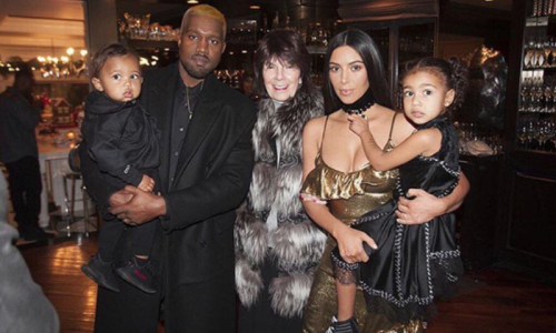 侃爷儿子上脚未发售“椰子”童鞋，看来明年不只纯白配色一双