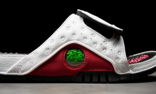 明年复刻的 Air Jordan XIII 还未发售，但同样设计的拖鞋已经可以买到了