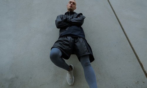 提前看看 Vetements x Reebok “平民版” Pump Supreme 的上脚效果